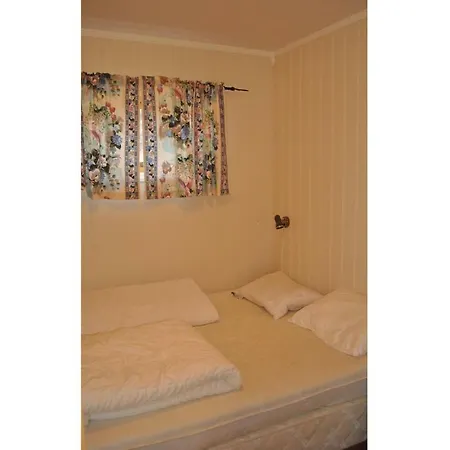 Tatil Evi Stunning In Bostad With Wifi *