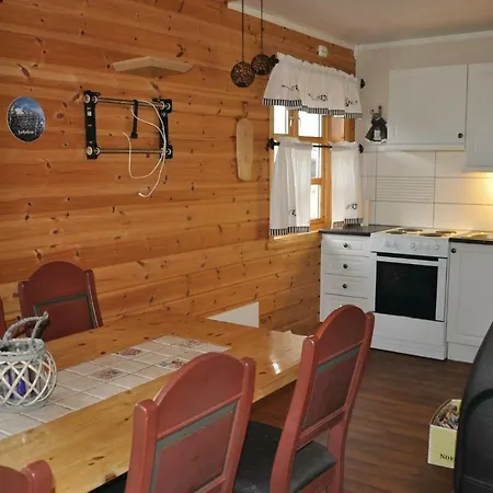 3 Bedroom Lovely In Bostad Casa vacanze *